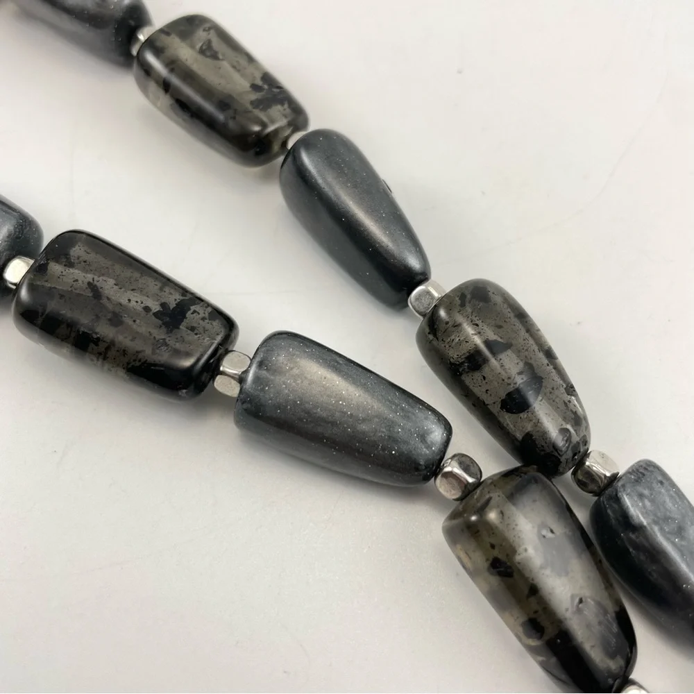 NY Collection Gray Swirl Acrylic Beaded Silver Tone Necklace Cute Fashion
